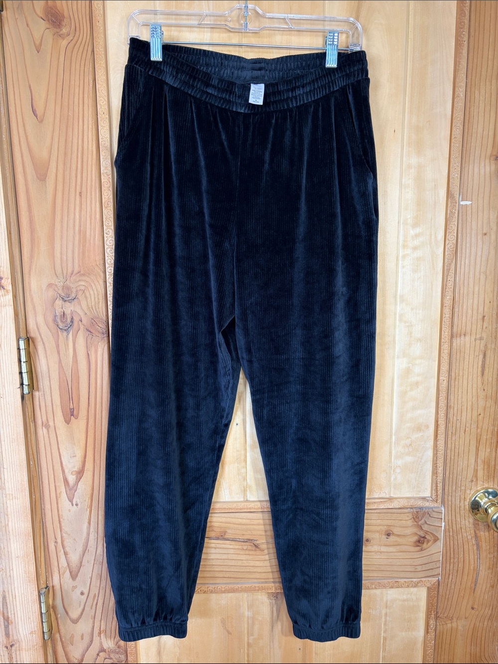 NWOT—Victoria’s Secret Women’s Black Velour Jogger Pants
